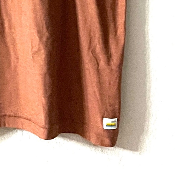 LIKE NEW Vuori Current Tech Short Sleeve Crew Tee - Picture 5 of 5